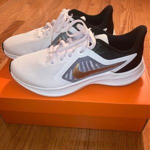 NEW Nike Women’s Shoes 8